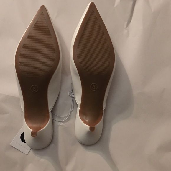 Women's Aleksa Low Vamp Kitten Heeled Mules - Picture 6 of 8